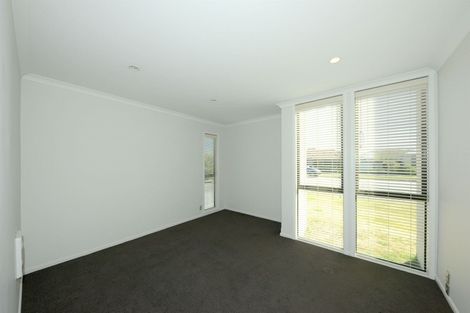 Photo of property in 3 Bottle Lake Drive, Parklands, Christchurch, 8083