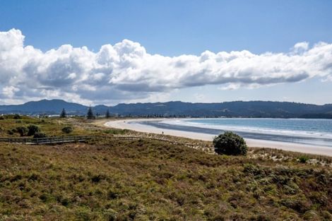 Photo of property in 37 Taumata Road, Omaha, 0986