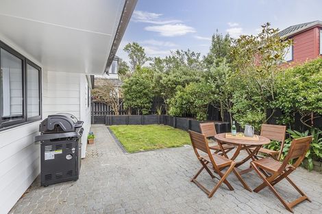 Photo of property in 5 Shastri Terrace, Khandallah, Wellington, 6035