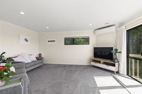 Photo of property in 4 Tui Terrace, Tawa, Wellington, 5028