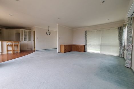 Photo of property in 17b Colmar Road, Mellons Bay, Auckland, 2014