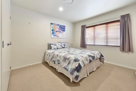 Photo of property in 256 Hill Road, The Gardens, Auckland, 2105