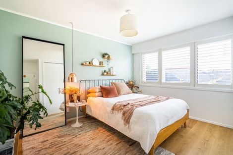 Photo of property in 1/246 Lake Road, Hauraki, Auckland, 0622