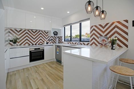 Photo of property in 64a Friesian Drive, Mangere, Auckland, 2022