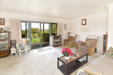 Photo of property in 39 Crosland Road, South Head, Helensville, 0874