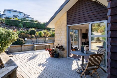 Photo of property in 37 Highgrove, Saint Clair, Dunedin, 9012