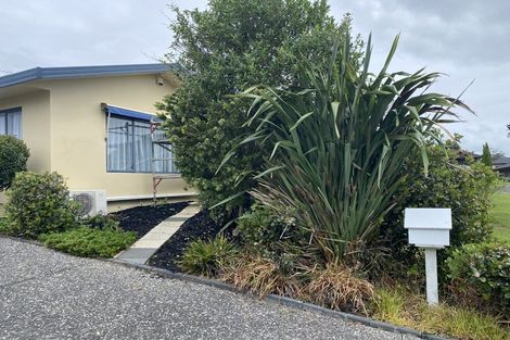 Photo of property in 40 Sunvista Avenue, Oteha, Auckland, 0632