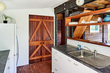 Photo of property in 65 Howard Road, Point Howard, Lower Hutt, 5013