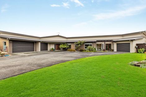 Photo of property in 10 Millbrook Drive, Waiuku, 2683