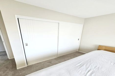 Photo of property in 247c Glenfield Road, Hillcrest, Auckland, 0627