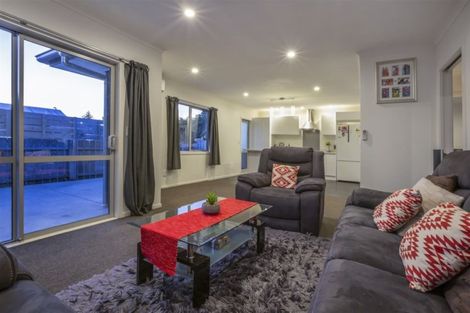 Photo of property in 12 Whitehouse Road, Titahi Bay, Porirua, 5022