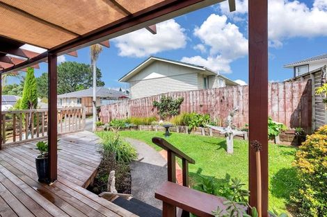 Photo of property in 2/8 Mchardy Place, Glenfield, Auckland, 0627