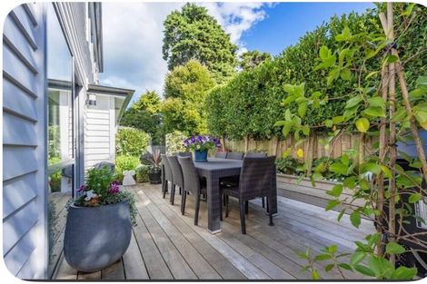 Photo of property in 20d Kaurilands Road, Titirangi, Auckland, 0604