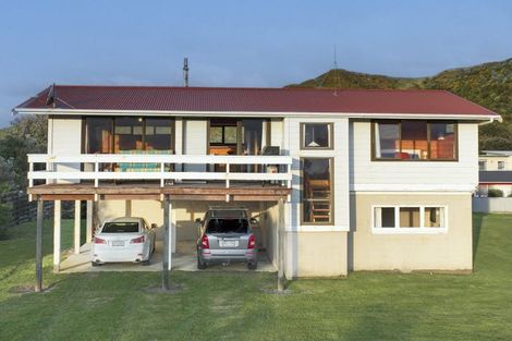 Photo of property in 11 Moana Drive, Mahia, 4198