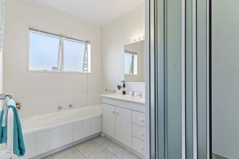 Photo of property in 176 Millhouse Drive, Golflands, Auckland, 2013