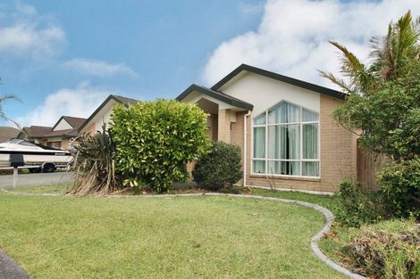 Photo of property in 12 Mellefont Close, East Tamaki Heights, Auckland, 2016