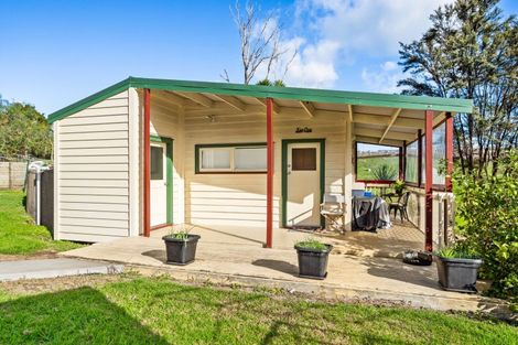 Photo of property in 51 Sterling Road, Paparoa, 0571