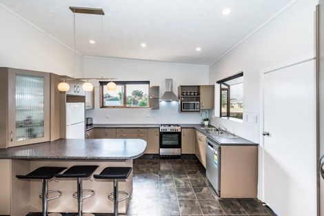 Photo of property in 50 Walton Road, Paraparaumu Beach, Paraparaumu, 5032