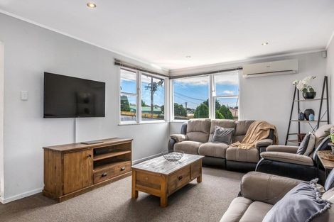 Photo of property in 136 Driver Crescent, Cannons Creek, Porirua, 5024