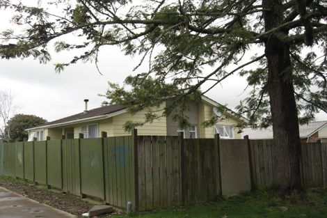 Photo of property in 18 Fulmen Place, Red Hill, Papakura, 2110