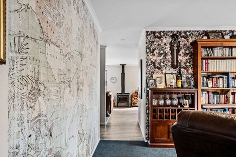 Photo of property in 4 Atutahi Street, Hurdon, New Plymouth, 4310