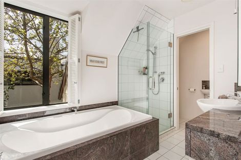 Photo of property in 2/124 Leinster Road, Merivale, Christchurch, 8014