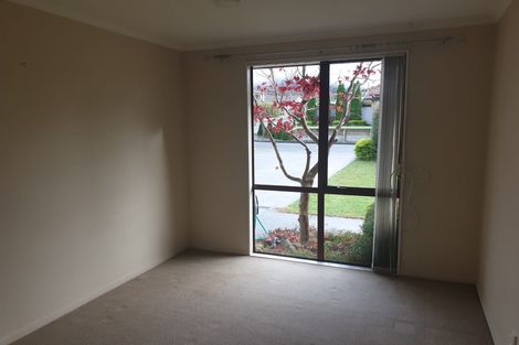Photo of property in 37 Mcewen Crescent, Riverstone Terraces, Upper Hutt, 5018