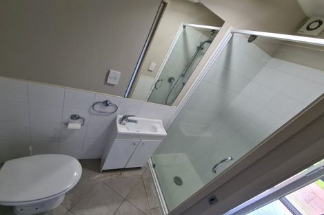 Photo of property in 38 Verdale Circle, Glen Eden, Auckland, 0602