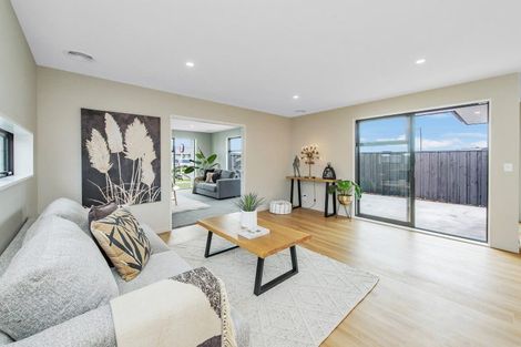 Photo of property in 164 Shillingford Boulevard, Rolleston, 7615