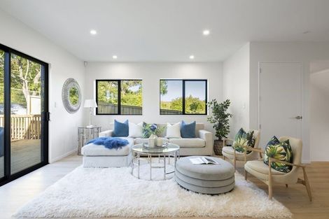 Photo of property in 4/9 Rengarenga Rise, Fairview Heights, Auckland, 0632