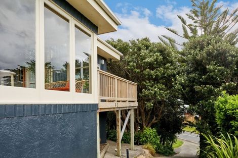 Photo of property in 11 View Road, Titahi Bay, Porirua, 5022