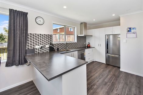 Photo of property in 36 Sunnypark Avenue, Rosehill, Papakura, 2113