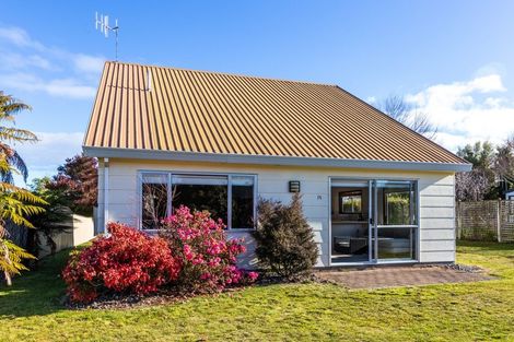 Photo of property in 15 Susan Lane, Kinloch, Taupo, 3377