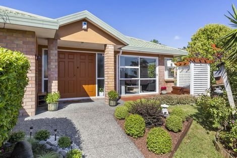 Photo of property in 10 Ryden Place, Glen Eden, Auckland, 0602