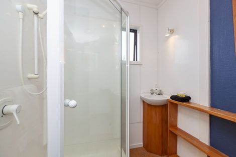 Photo of property in 36 Field Way, Waikanae Beach, Waikanae, 5036