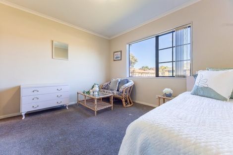 Photo of property in 80 Guildford Drive, Paraparaumu, 5032