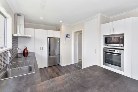 Photo of property in 36 Sunnypark Avenue, Rosehill, Papakura, 2113