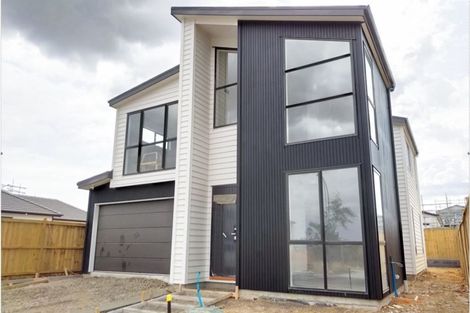 Photo of property in 10 Fjord Way, Karaka, Papakura, 2113