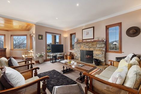 Photo of property in 32 Old Station Avenue, Wanaka, 9305