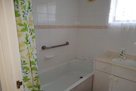 Photo of property in 2/211 Forrest Hill Road, Forrest Hill, Auckland, 0620