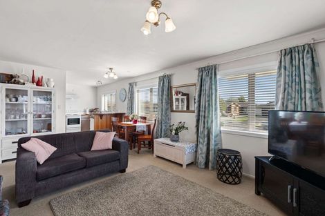 Photo of property in 22 Norfolk Rise, Waiuku, 2123