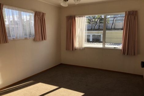 Photo of property in 1024 East Coast Road, Fairview Heights, Auckland, 0630