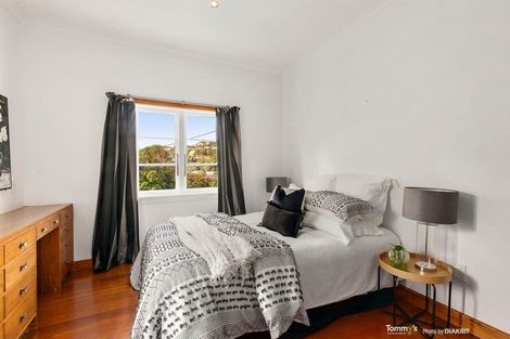 Photo of property in 6 Hathaway Avenue, Karori, Wellington, 6012