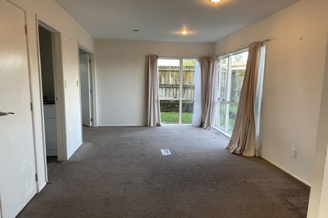 Photo of property in 16 Merlot Way, Te Atatu South, Auckland, 0610