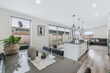 Photo of property in 21 Saddlers Way, Papamoa, 3118