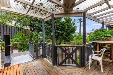 Photo of property in 31 Bayview Road, Paremata, Porirua, 5024