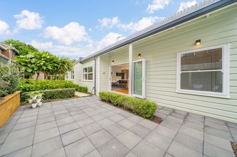 Photo of property in 16 Oriental Street, Petone, Lower Hutt, 5012