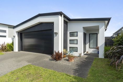 Photo of property in 8 Maria Tini Drive, Papamoa Beach, Papamoa, 3118