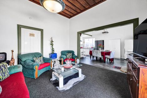 Photo of property in 176 Glover Road, Hawera, 4610