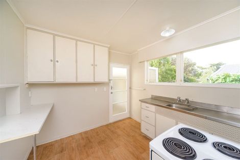 Photo of property in 2 Leslie Avenue, Cloverlea, Palmerston North, 4412